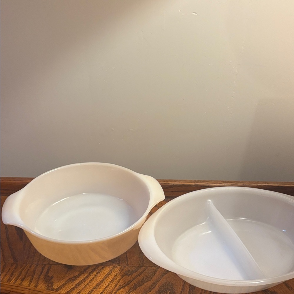2 Pieces of Vintage Kitchenware Fireking Glasbake MCM Casserole & Mixing Bowl
